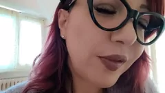 play Sexy Milf revela sus secretos sucios: un encuentro desnudo con grandes tetas, pezones hinchados y charla sucia