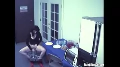 play Brünetter Gemüsefick: Muschi lecken, lutschen und fingern, bis sie zum Orgasmus kommt
