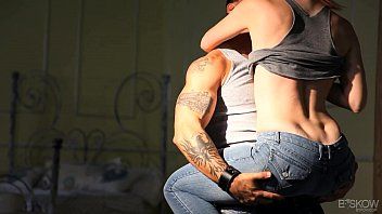 play Le film xnxx le plus pervers avec le sexe du bras