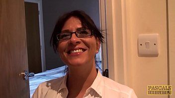play A menina de 40 anos de idade penetrou anal duro