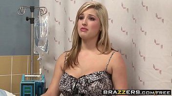 play الشقراء التي لديها خيال XXX عند الطبيب