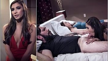 play To sprawia, że ​​​​chcesz upublicznić się, aby dostać xxx w sypialni za pieniądze