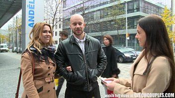 play The couple from the capital has sex in public for $ 1,500